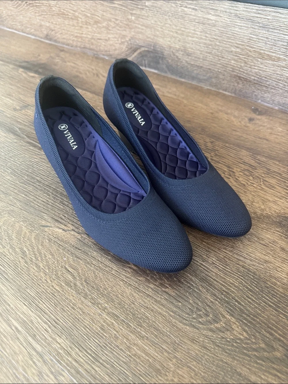 VIVAIA: Almond-Toe Wedge (Tamia Wedge Pro)